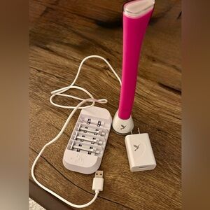 Dermaflash Device with 3 blades and charging base